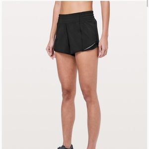 lululemon Hotty Hot High Rise Shorts 2.5”